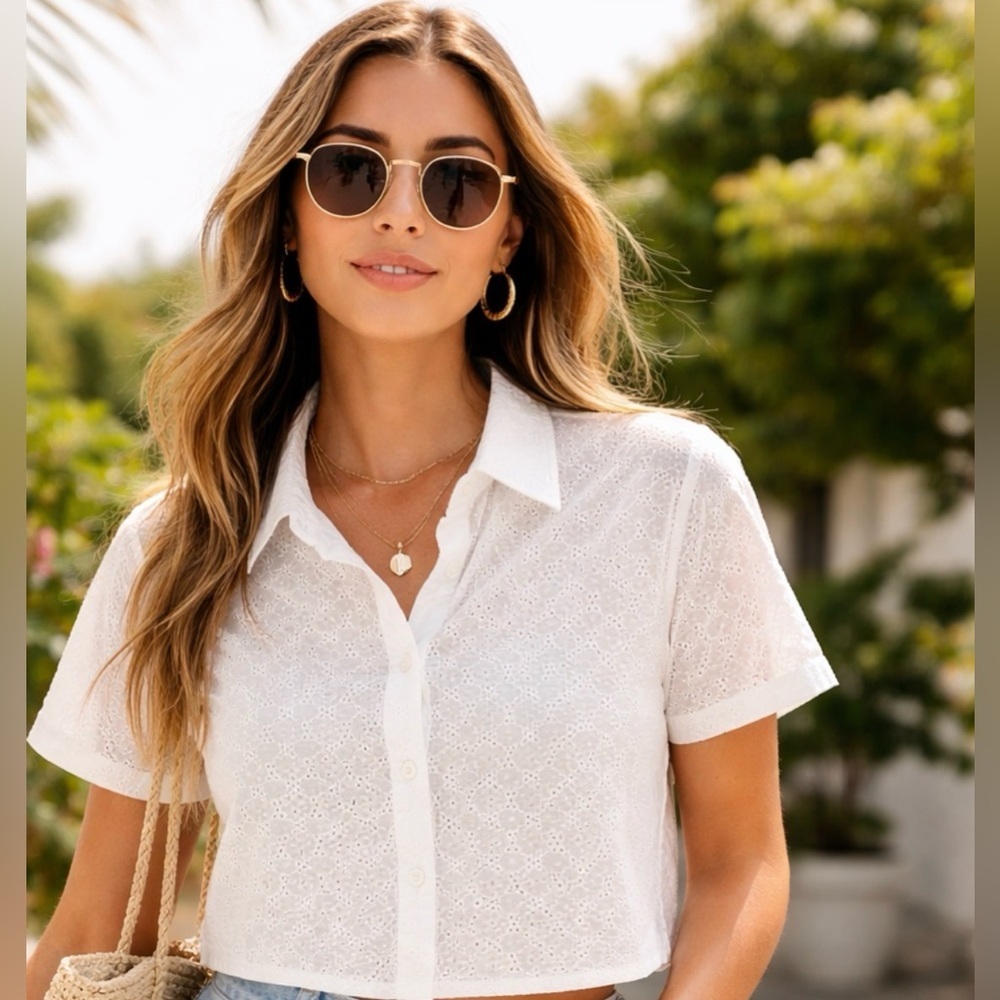 French Connection White Eyelet Summer Cropped Button Down Short Sleeve Shirt NWT